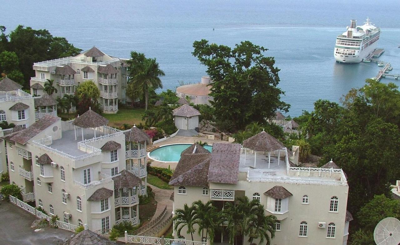 Sky Castles Apartment Ocho Rios Exterior photo